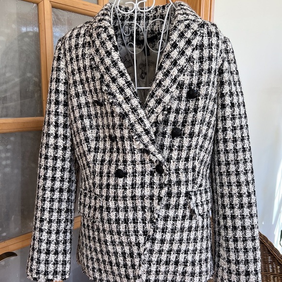 WHBM Black and white blazer - Picture 6 of 6